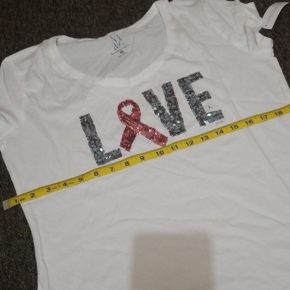 Priced lowereNyc Breastcancer tshirt🍒PRICE FIRM🍒 - Picture 7 of 8